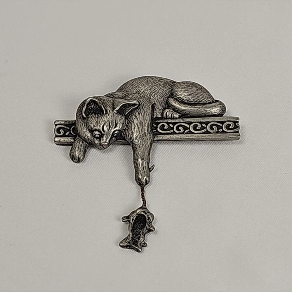 Vtg JJ Jonette Cat with Dangling Mouse Brooch Pin Pewter Signed 2.5